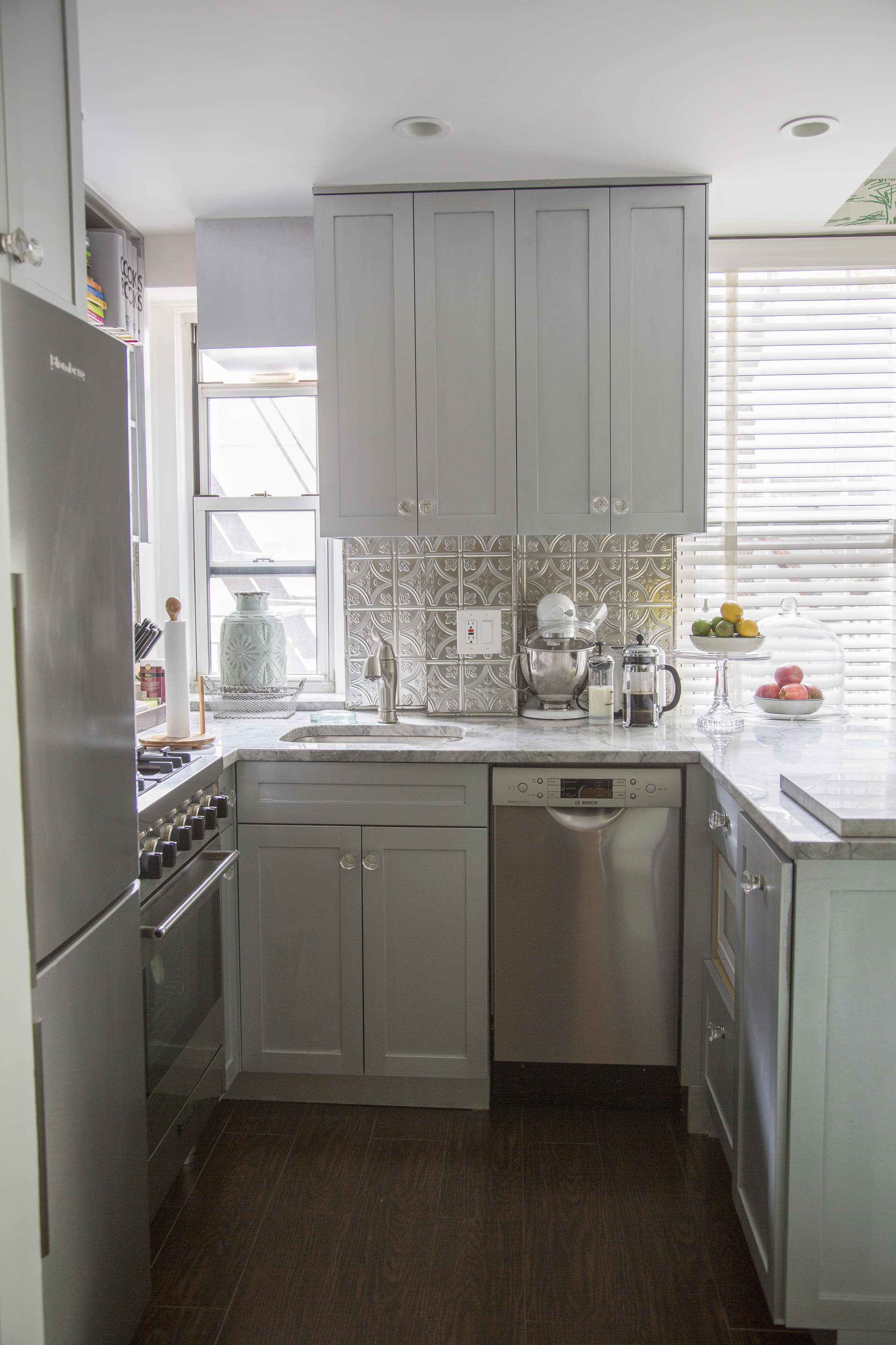 Video House Tour A Patterned Greenwich Village Studio Apartment Therapy